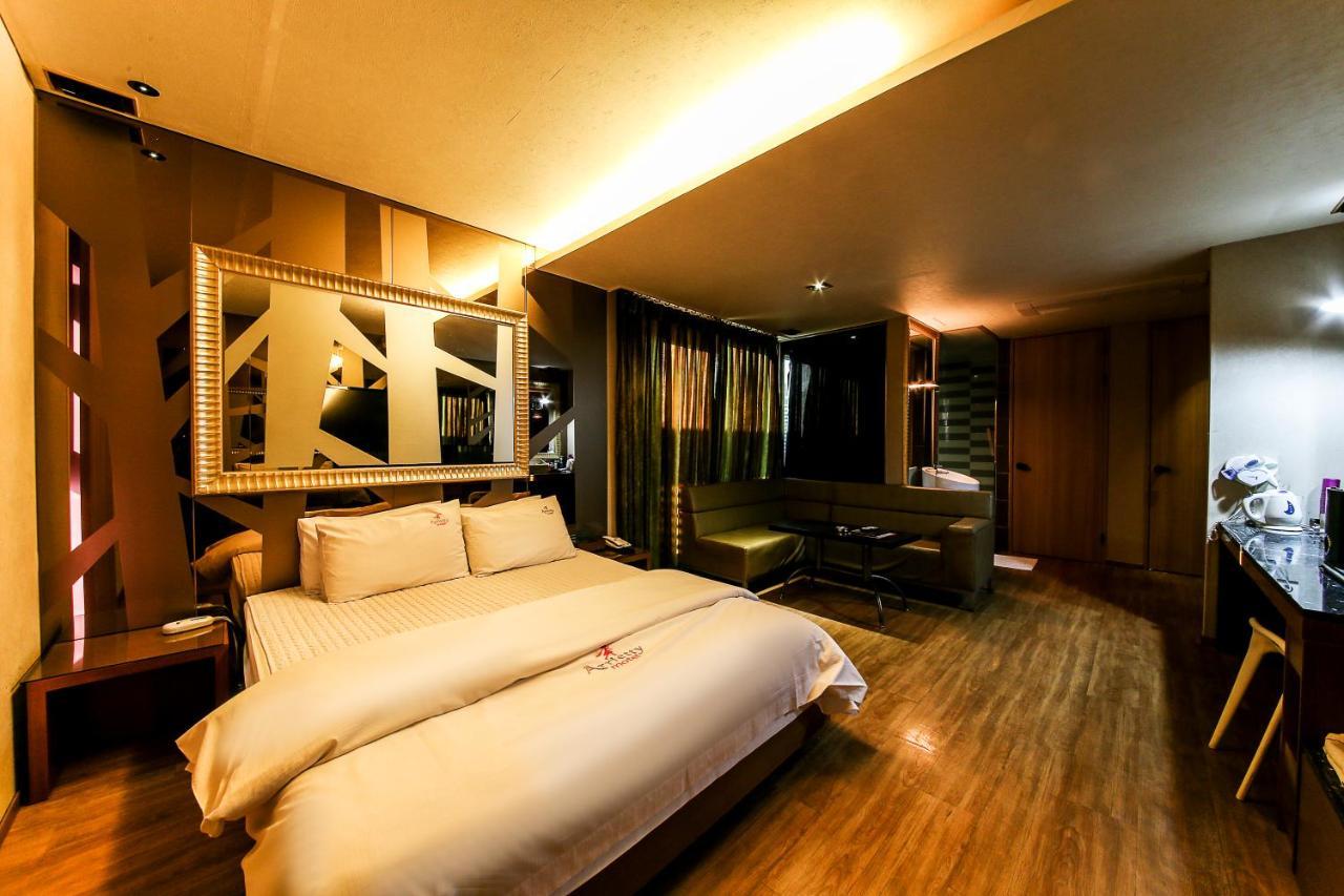 Gyeongju Arrietty Motel Buitenkant foto